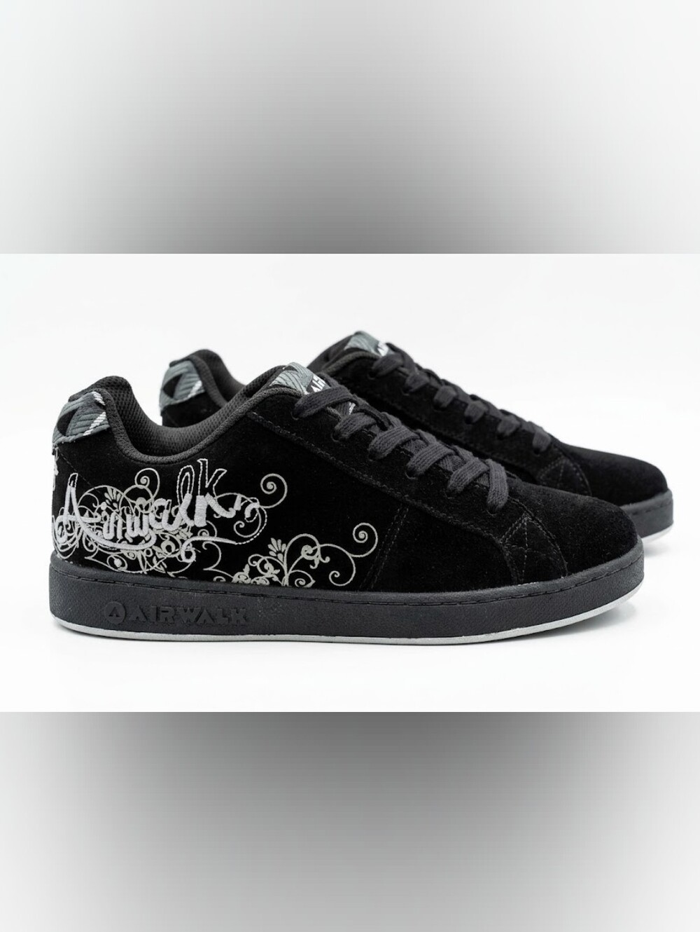Vintage Airwalk Karma Y2K Chunky Low Top Black Suede Skate Sneakers Size 10